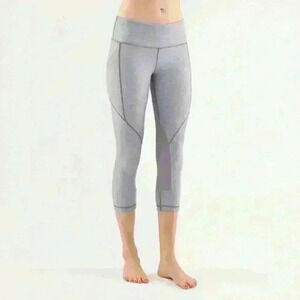 Lululemon Polocrosse Crop *Denim size 4 
Fossil White Slub Denim / Fossil